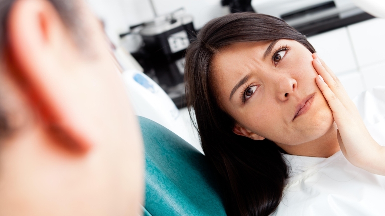 Woman at Dentist | Extrations in Booragoon 